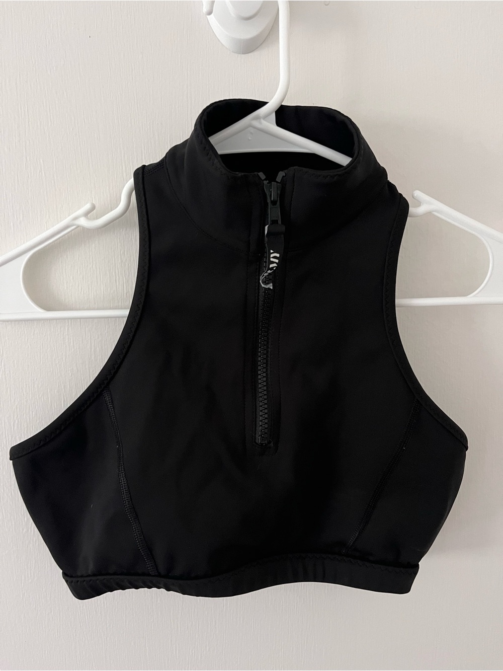AArmy Cut Away Zip Front Athletic Work Out Sports Bra Black High Impact Small
